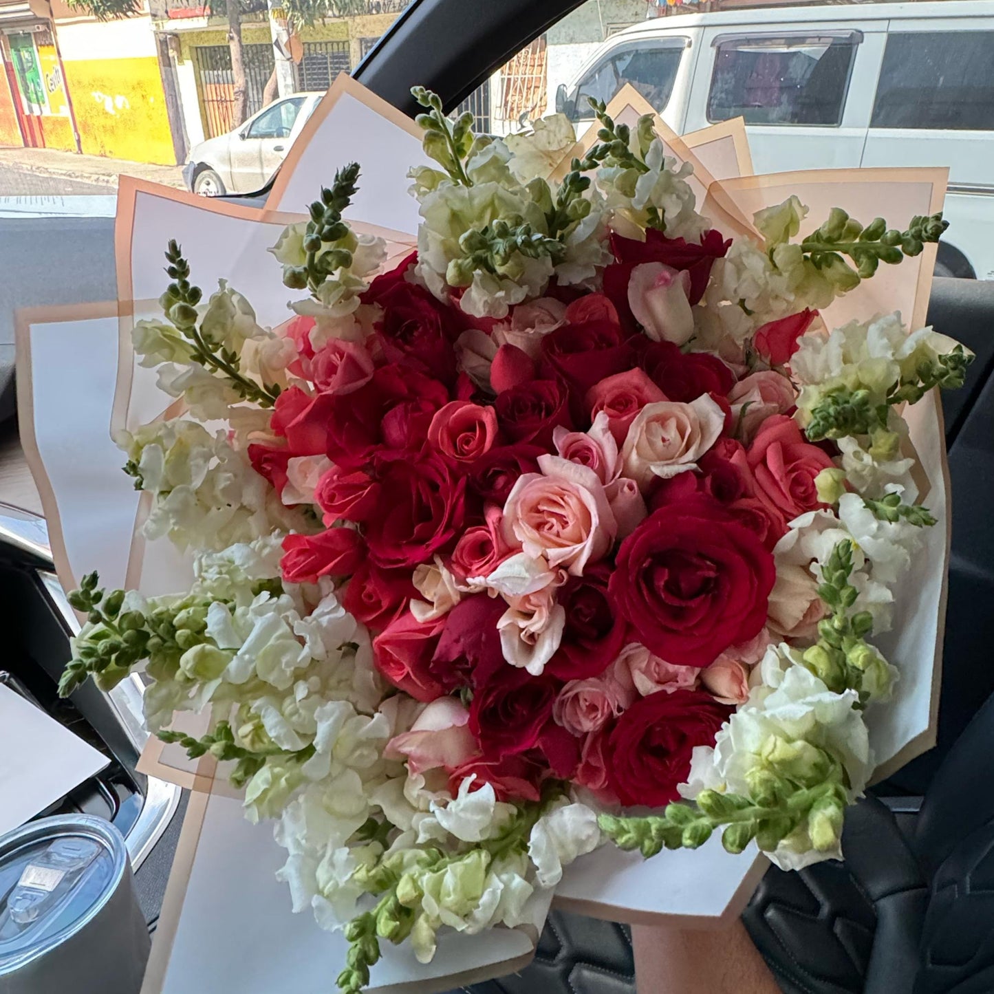 Bouquet de 75 Rosas Rojas y Rosadas 🌹